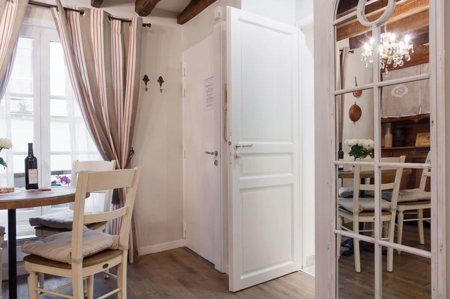Le Merlot Du Marais Париж Екстериор снимка